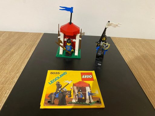 Lego 6035 Black Falcons Castle Guard 