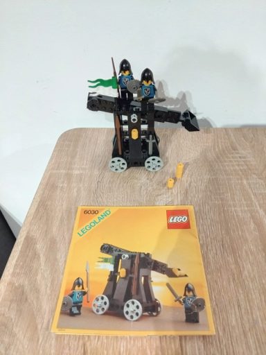 Lego 6030 Castle Black Falcons Catapult cas101