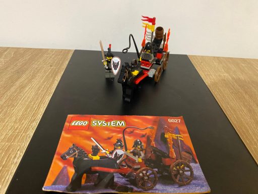 Lego 6027 Castle Fright Knights Bat Lord's Catapult